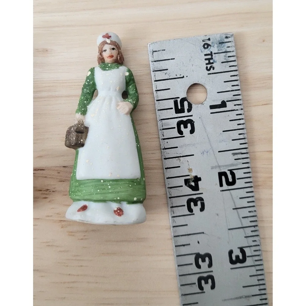 Vtg Dept 56 Ceramic Christmas Village Figurines Tree Wood Chopper Skater‎ Woman